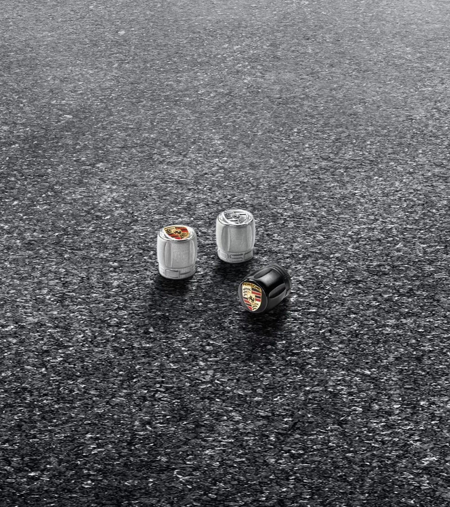 Set di valvole con coprivalvola decorativo con stemma Porsche a colori